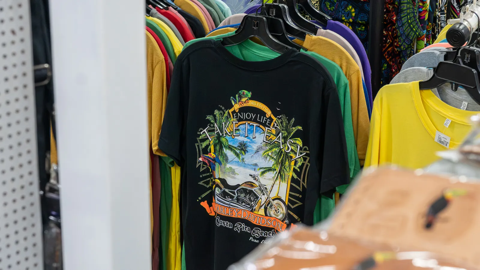 Black T-shirt with a Costa Rica beach print